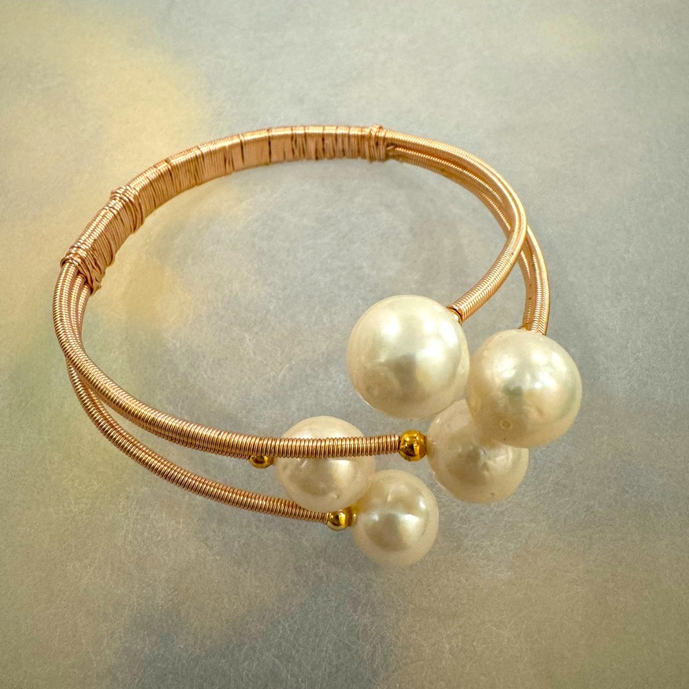 Pearl bracelet